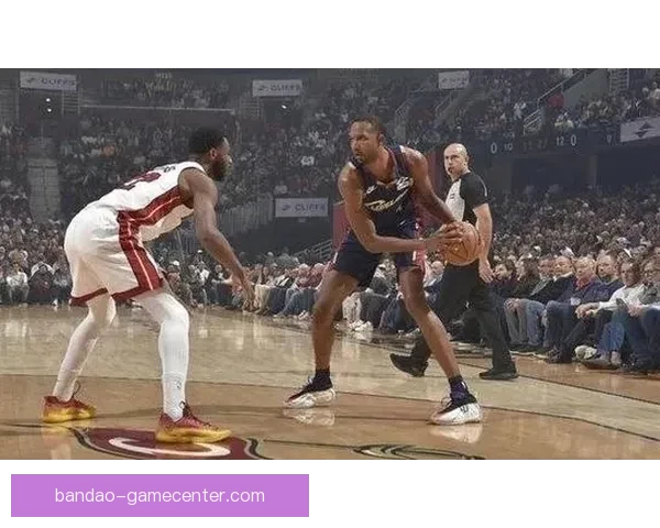 骑士队韦德热身扭伤脚踝 另有四名球员缺席对阵热火比赛